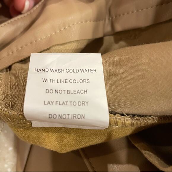 Hesperus Faux Leather Women's Pants Straight Leg Size 11 - Picture 6 of 6